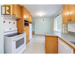Living room - 4429 41 Avenue, Red Deer, AB T4N2Y3 Photo 6