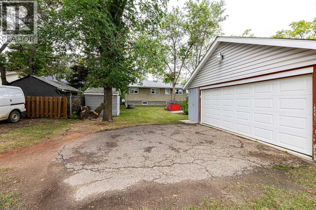 Listing photo – 4429 41 Avenue, Red Deer