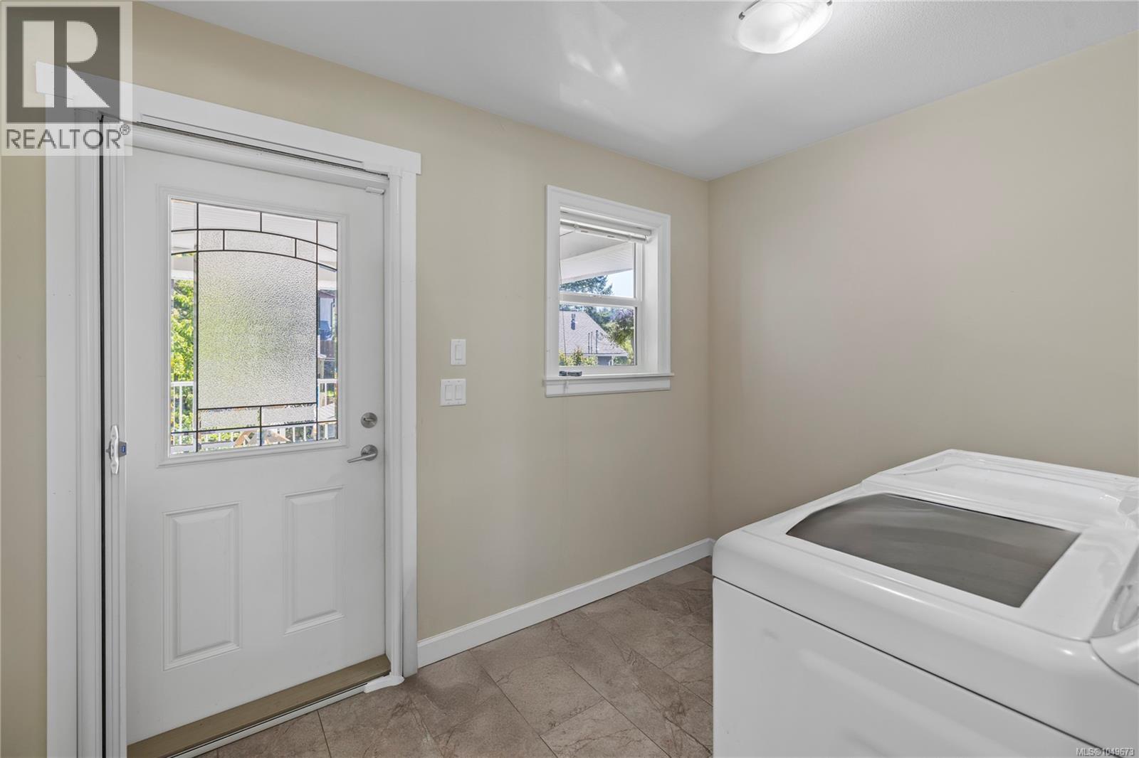 5702 Amsterdam Cres - 23