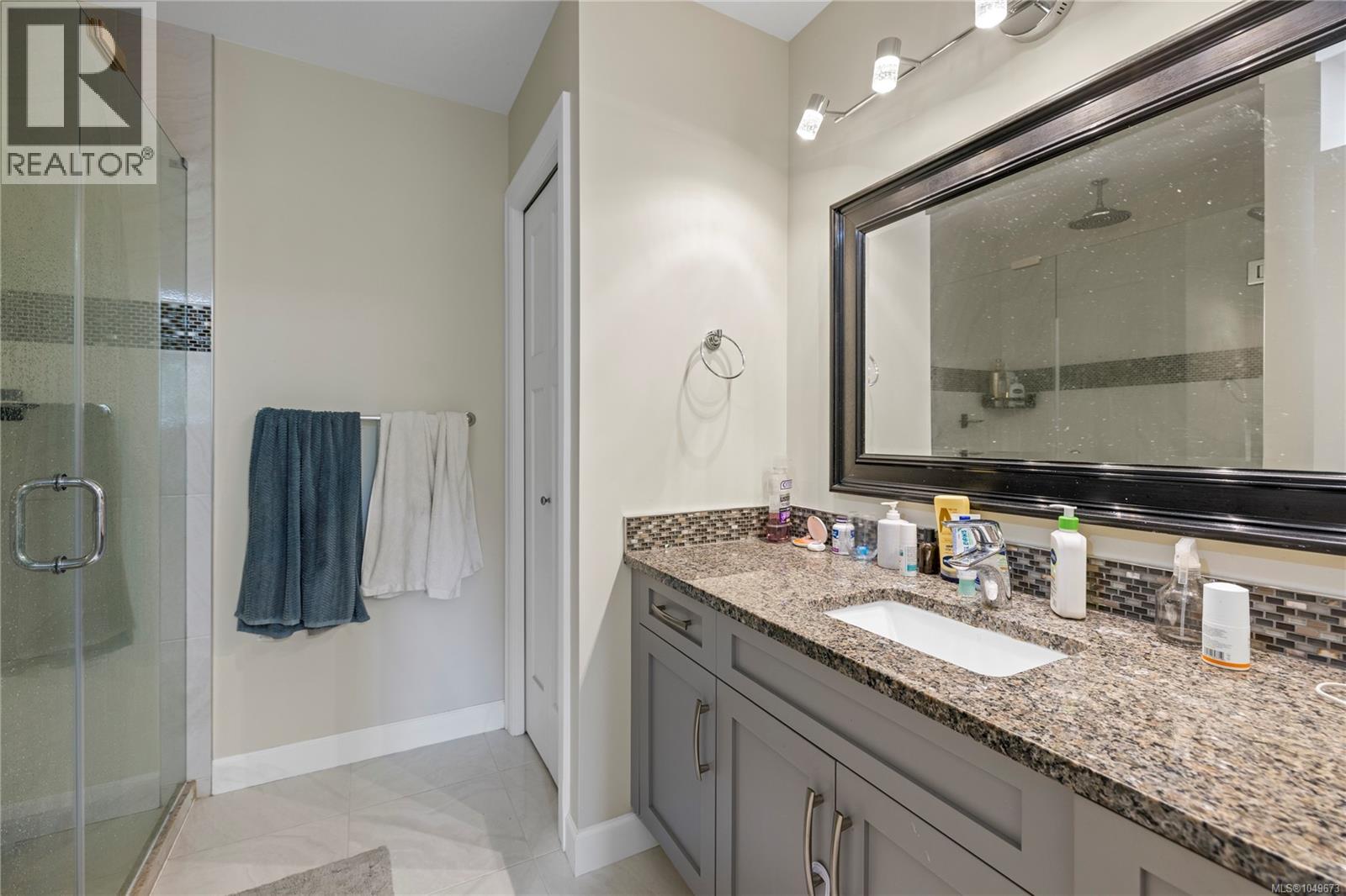 5702 Amsterdam Cres - Image 29