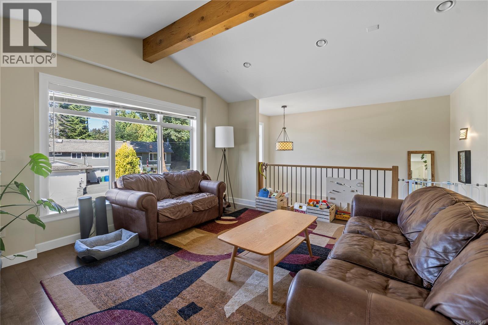 5702 Amsterdam Cres - 3