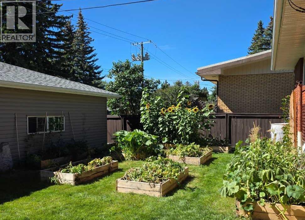 4215 Villa Crescent NW - 5