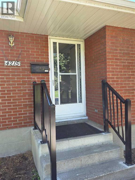 4215 Villa Crescent NW - 13