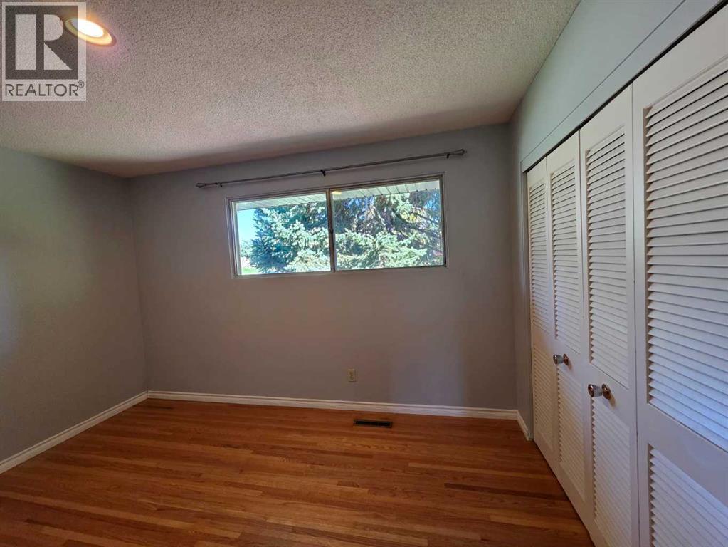 4215 Villa Crescent NW - 12