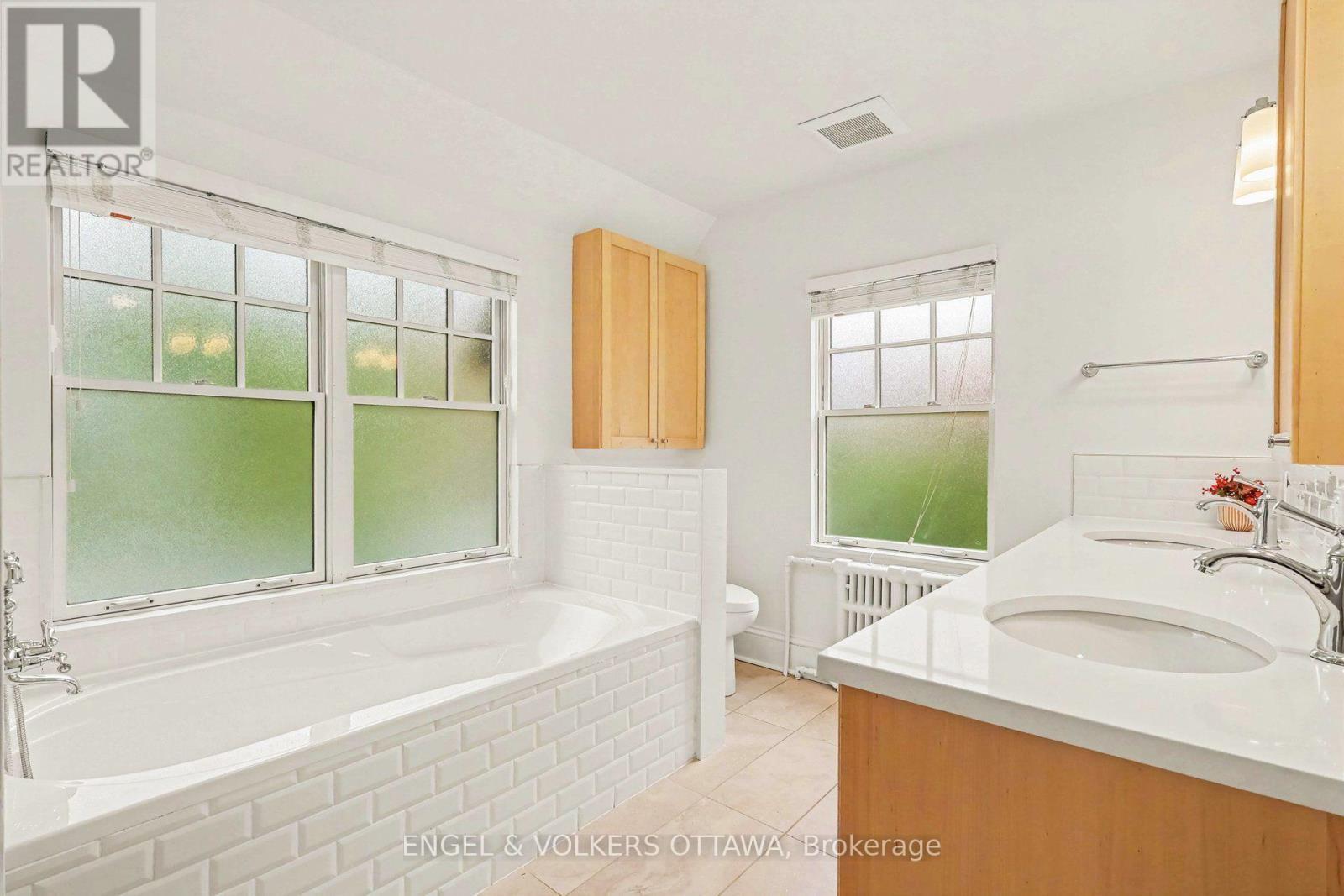 154 ACACIA AVENUE - Image 20