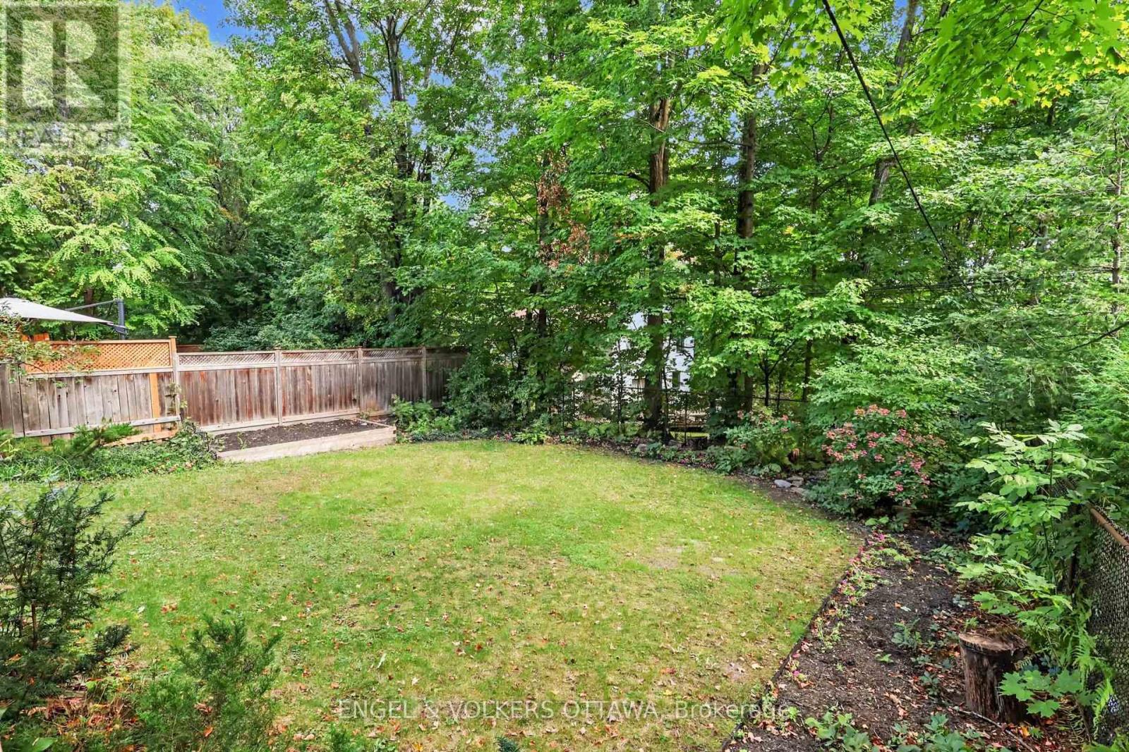 154 ACACIA AVENUE - Image 38