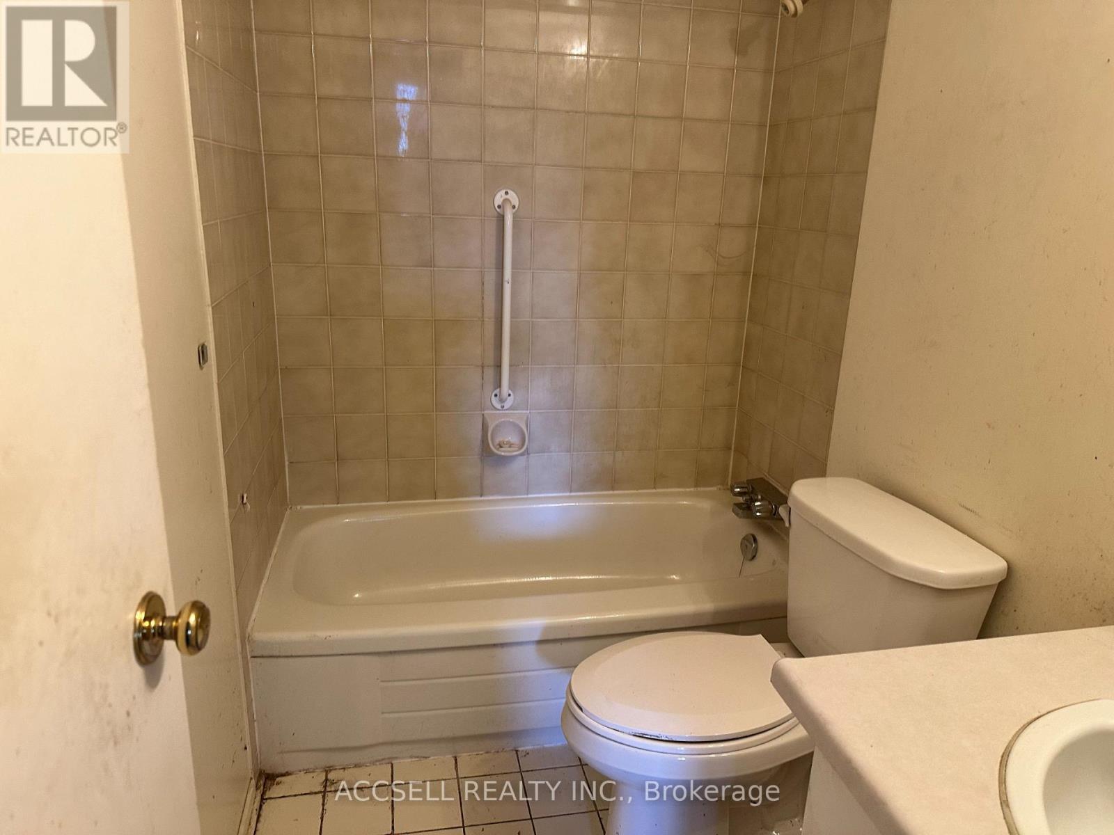 #106 191 PARKDALE AVENUE - Image 17