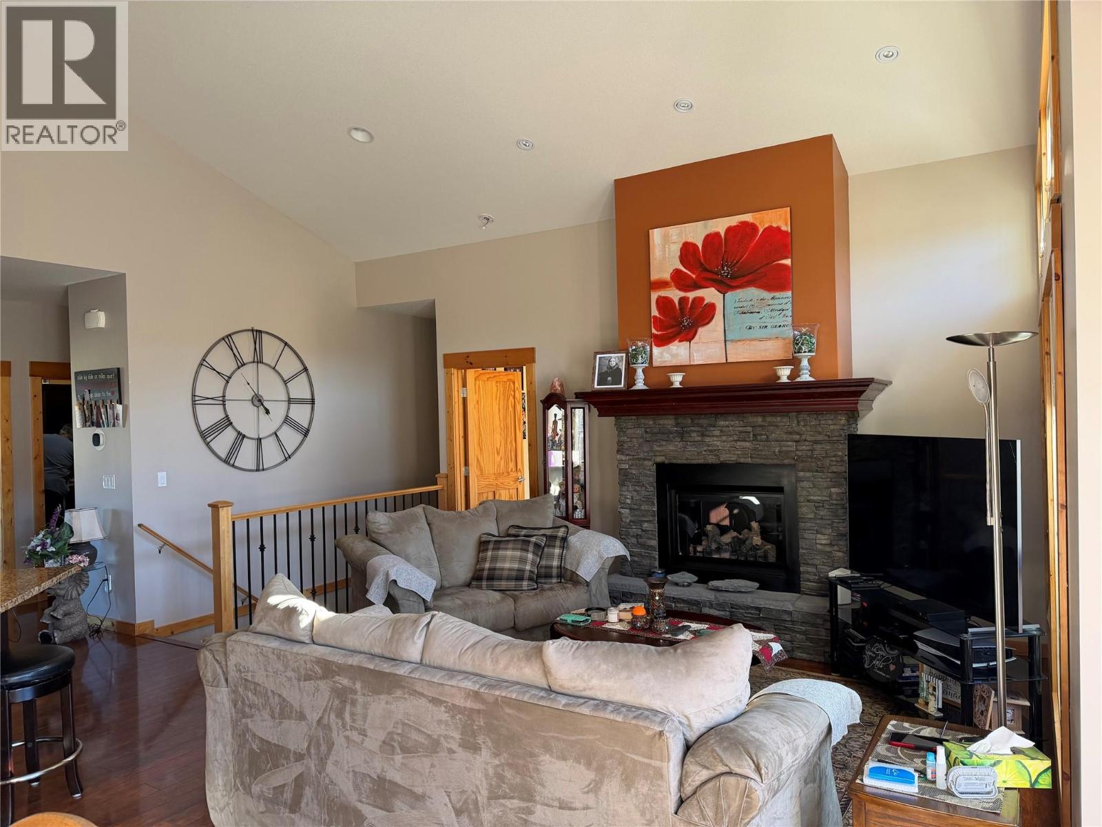 7 of 35 - 225 Boulder Creek N