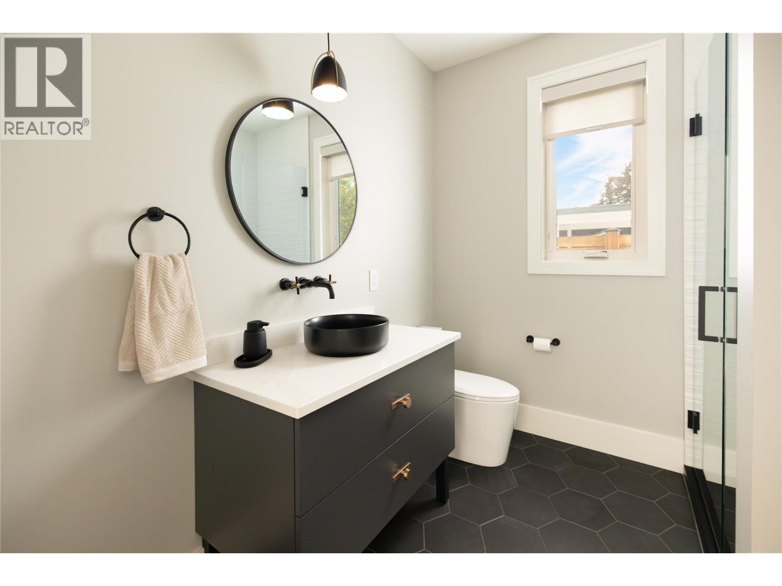 712 Hazell Road - Image 21