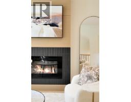 Living room - 7 1520 Foul Bay Rd, Victoria, BC V8R4Z9 Photo 6