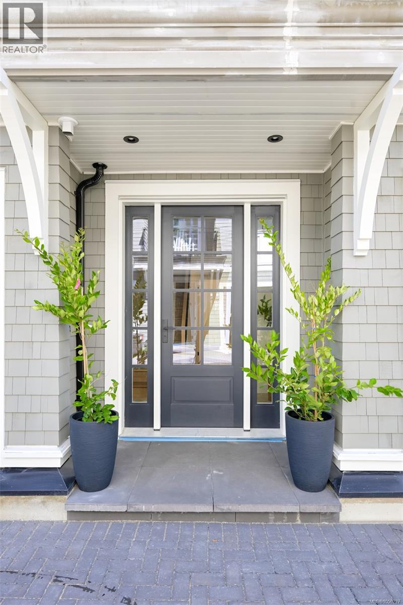 #2 1514 Foul Bay Rd - 39