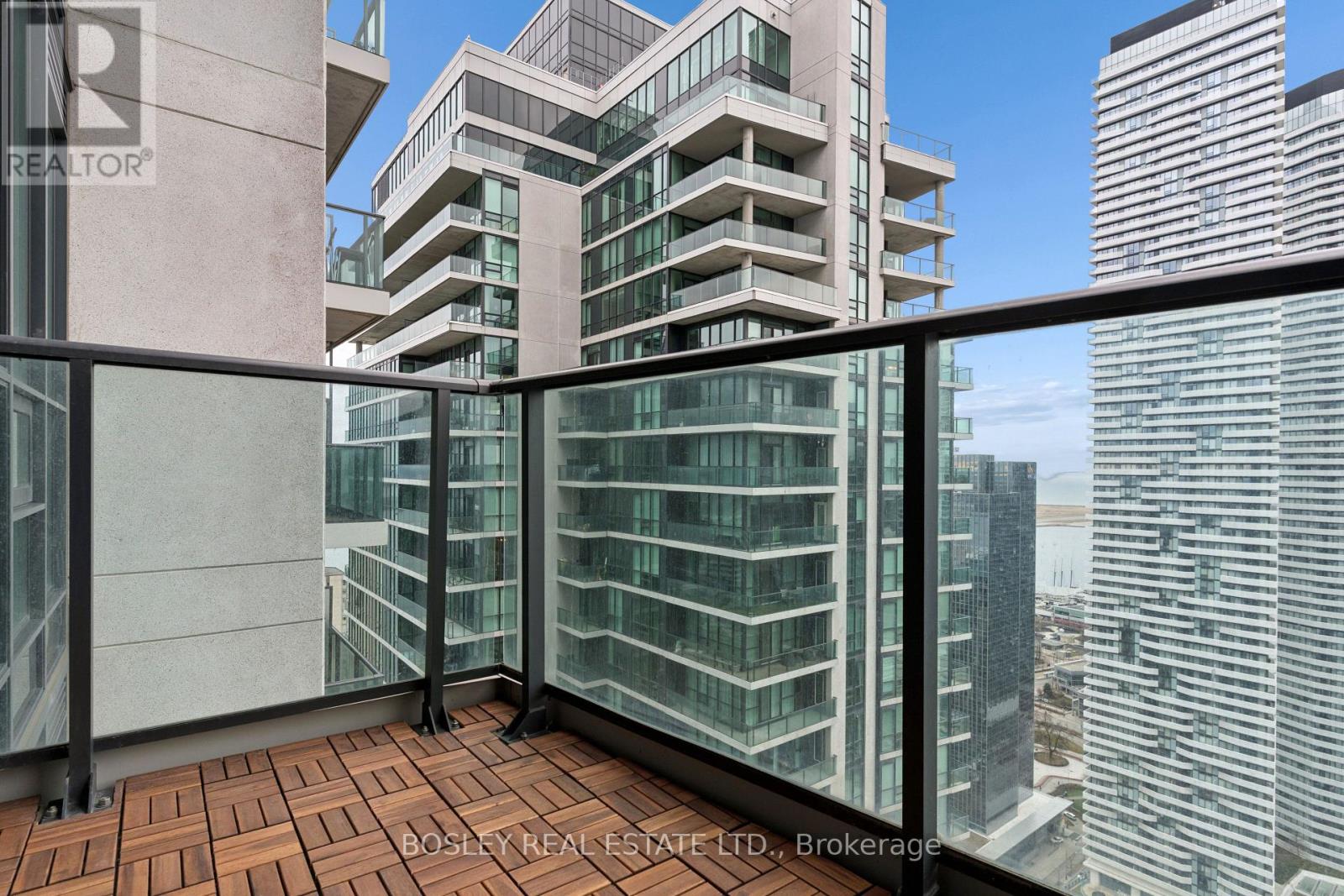 #4501 16 HARBOUR STREET - Image 26