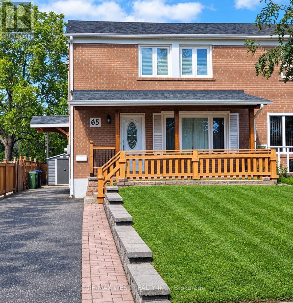UPPER - 65 CLAPPERTON AVENUE, Toronto (Clairlea-Birchmount)