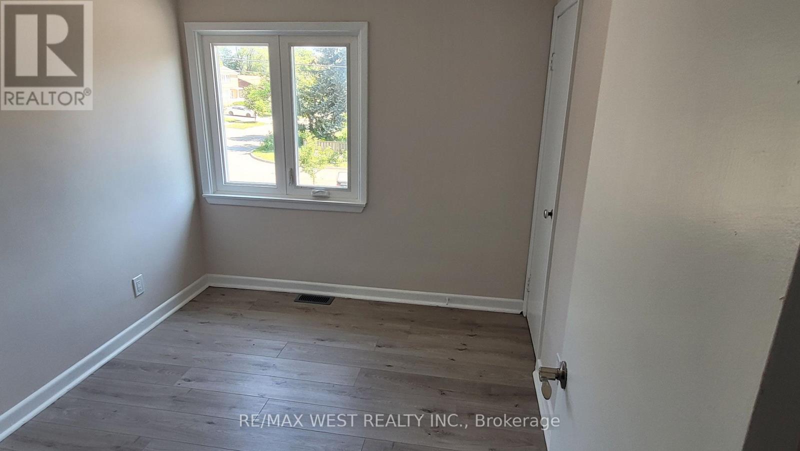 UPPER - 65 CLAPPERTON AVENUE, Toronto (Clairlea-Birchmount) — photo 8