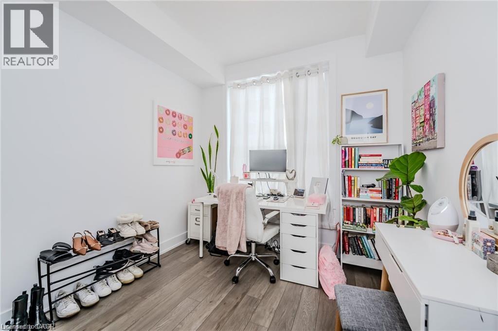 #11 99 ROGER Street - 21