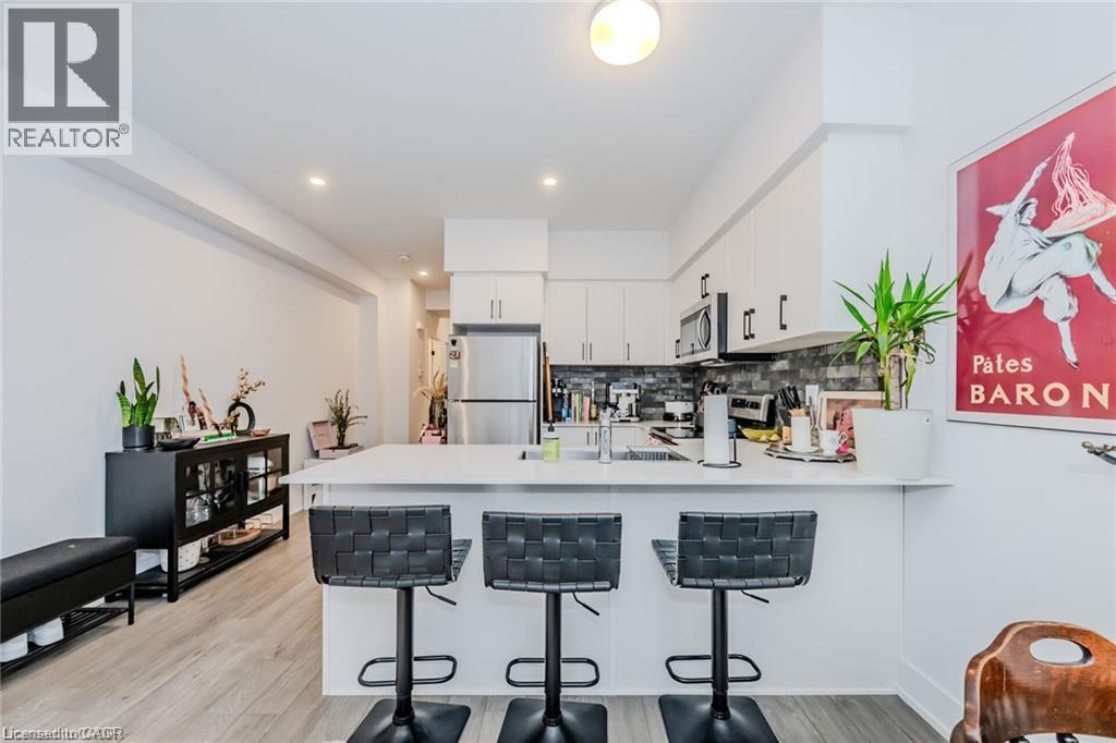 #11 99 ROGER Street - Image 17