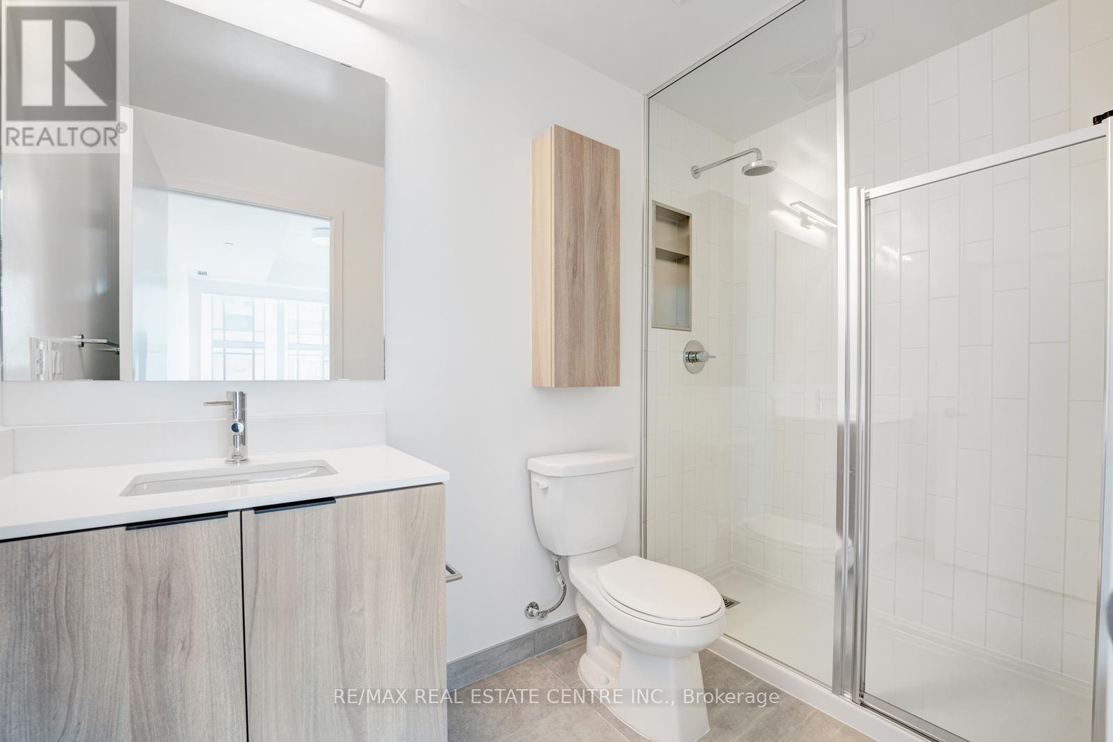 2485 Eglinton Avenue West — photo 25