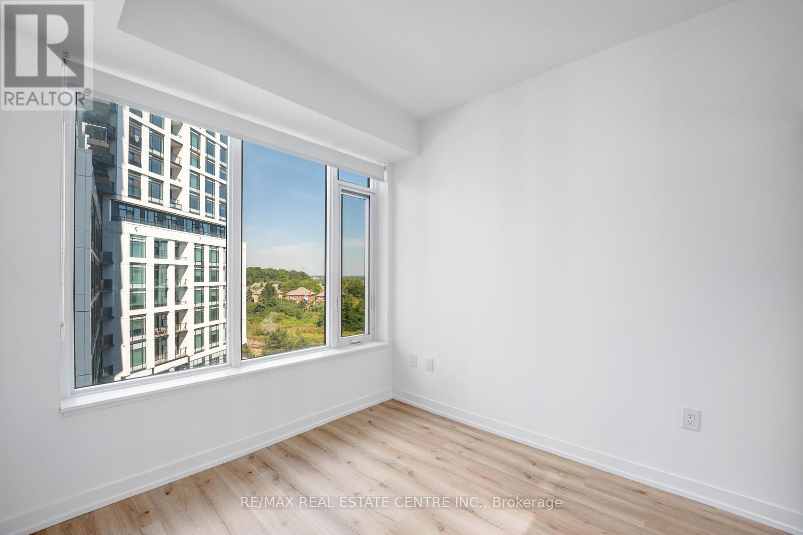2485 Eglinton Avenue West — photo 34