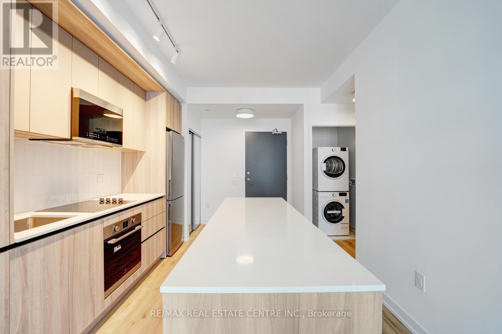 2485 Eglinton Avenue West — photo 43