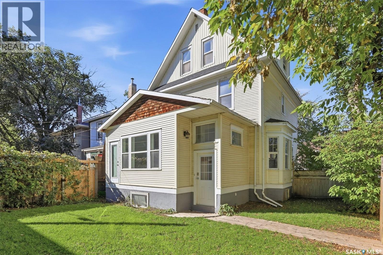 618 E AVENUE N - 1