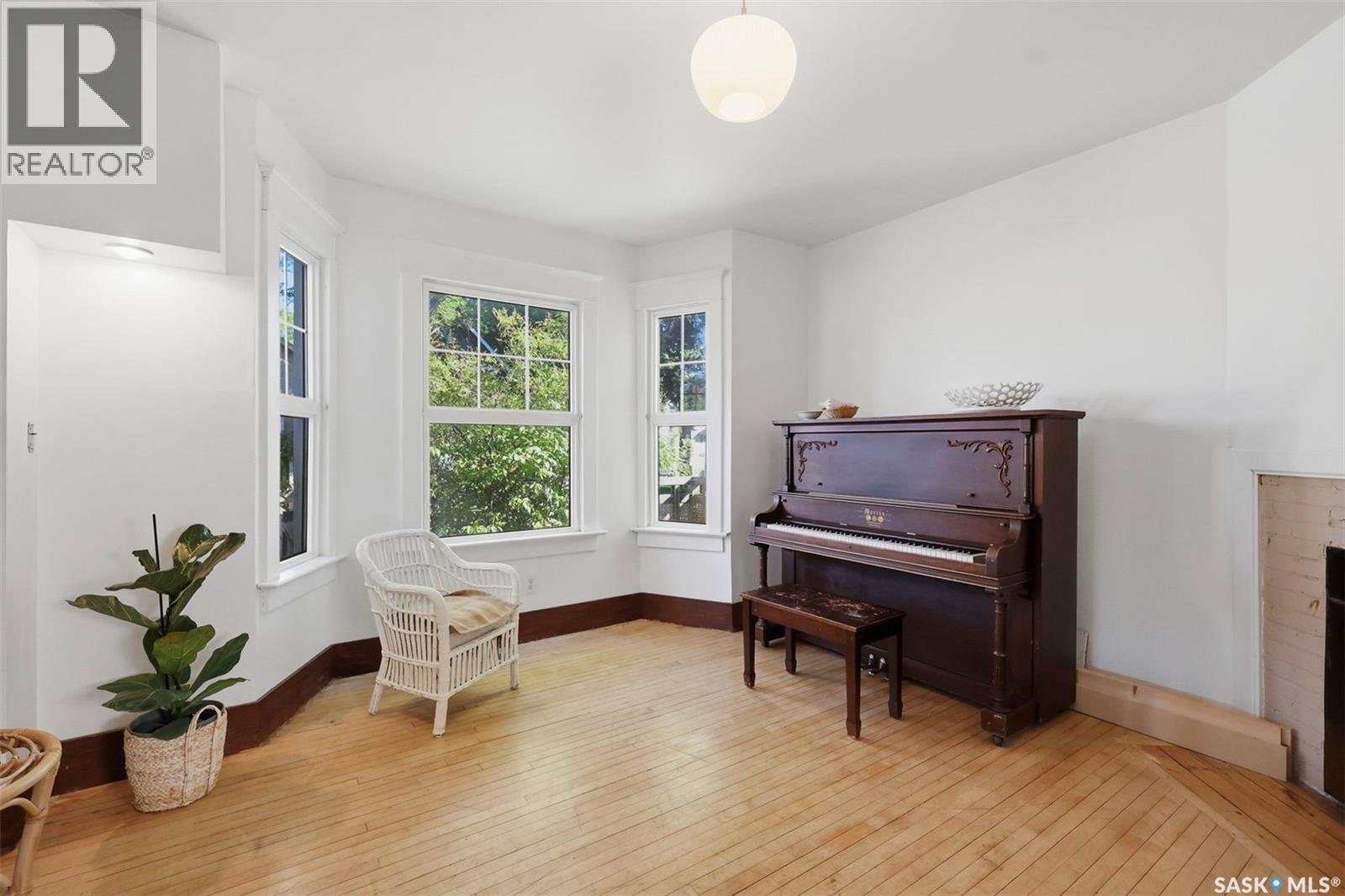 618 E AVENUE N - 6