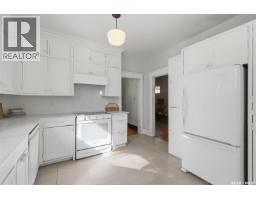 Bedroom - 618 E Avenue N, Saskatoon, SK S7L1S3 Photo 9