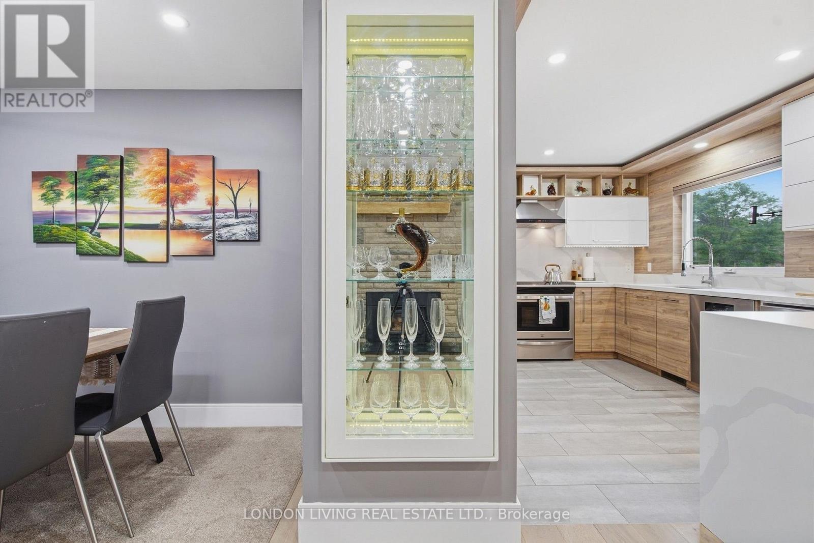 470 COOMBS AVENUE - 15