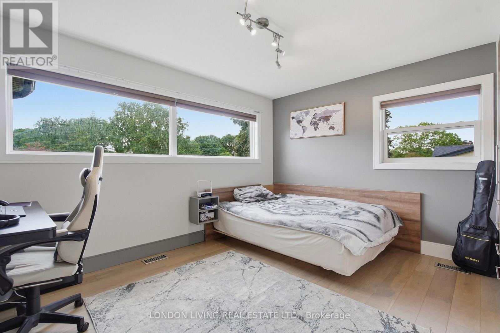 470 COOMBS AVENUE - Image 17