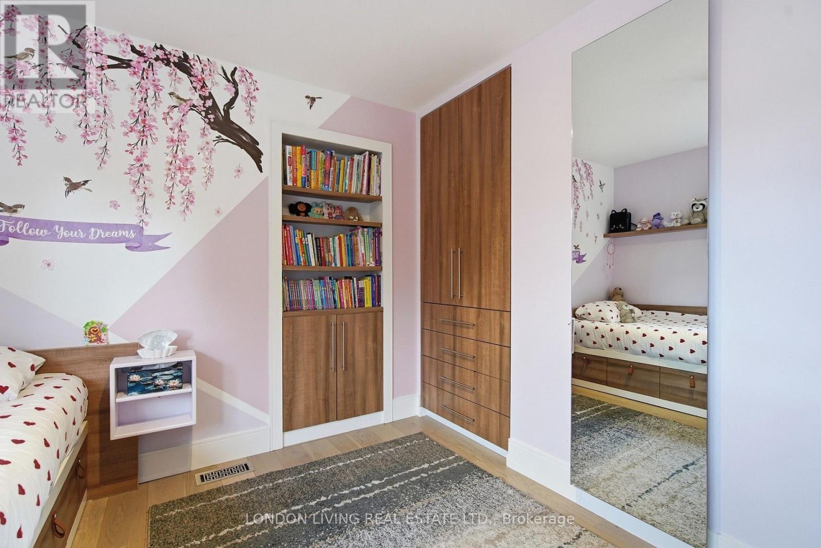 470 COOMBS AVENUE - 20