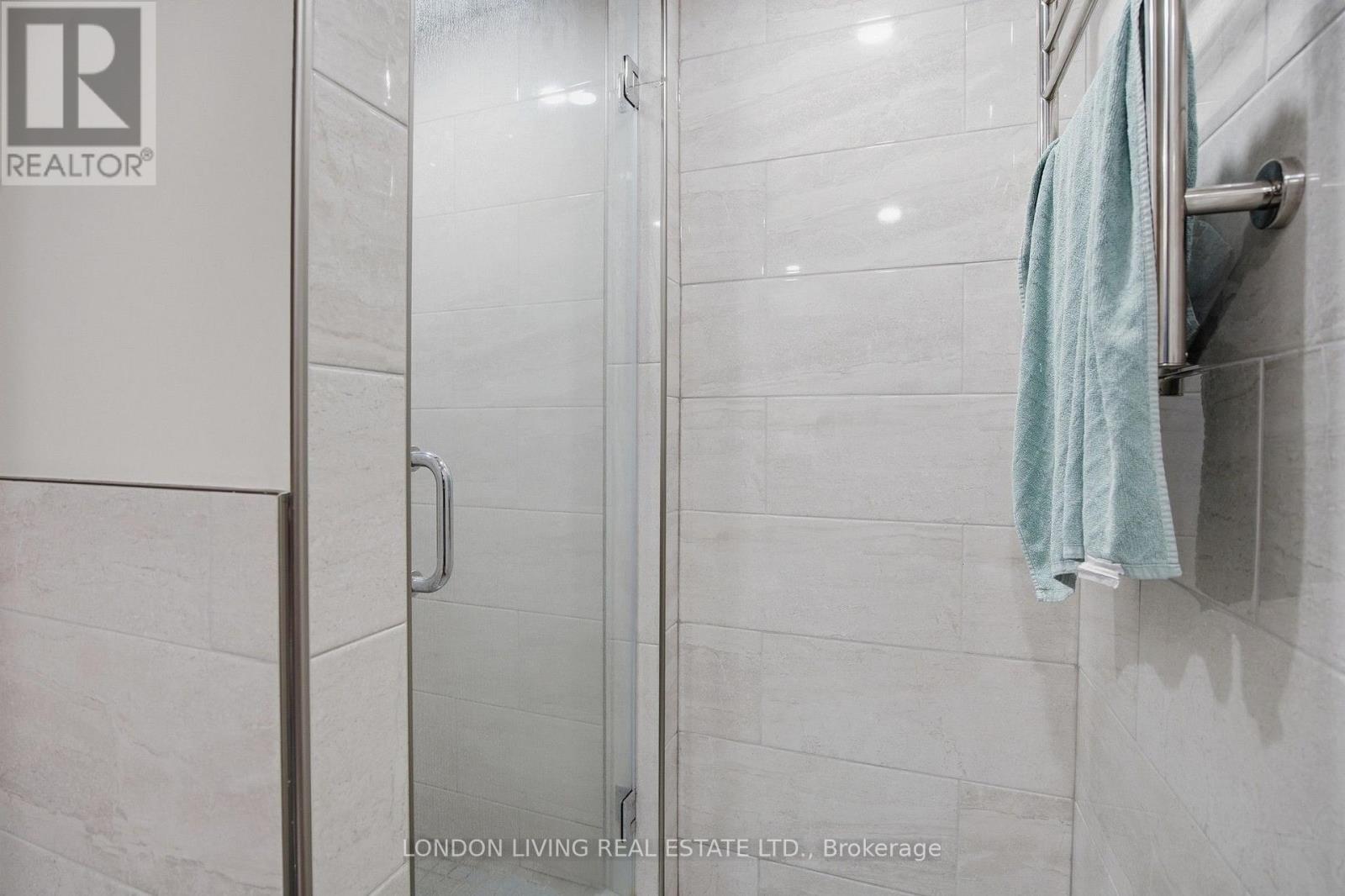 470 COOMBS AVENUE - 40