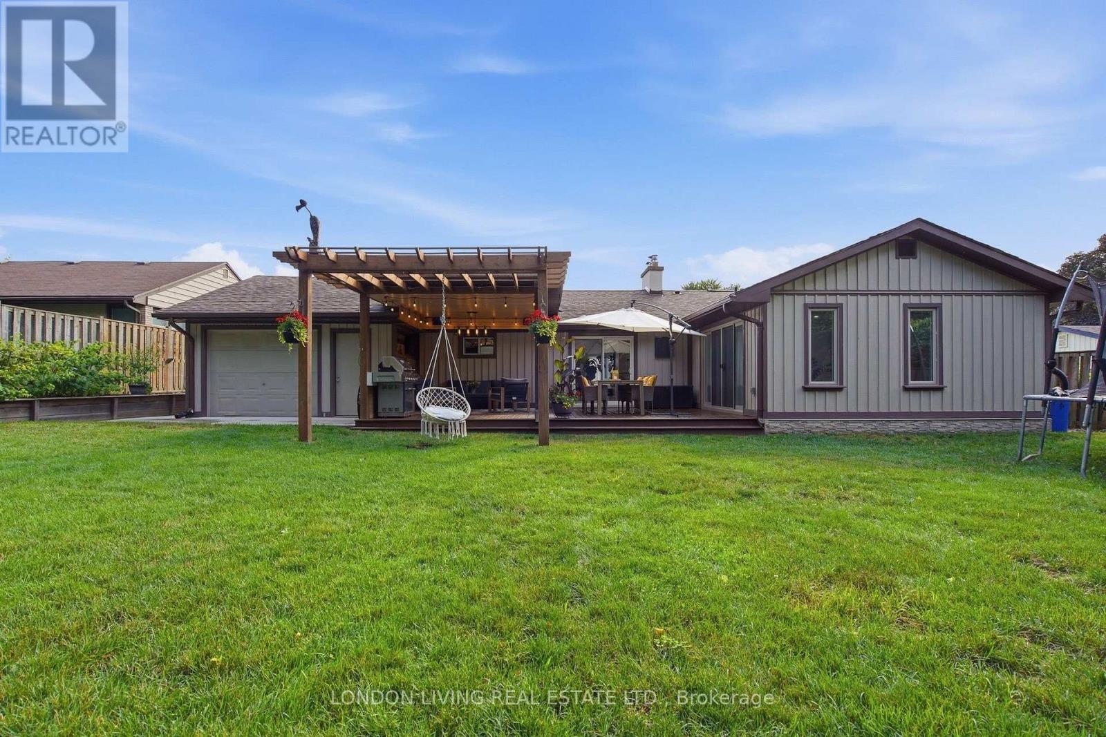 470 COOMBS AVENUE - 47
