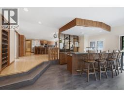 2008 Blairview Avenue, North Vancouver, BC V7H2N4 Photo 16