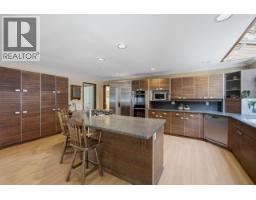 2008 Blairview Avenue, North Vancouver, BC V7H2N4 Photo 11