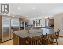 2008 Blairview Avenue, North Vancouver, BC V7H2N4 Photo 10