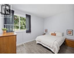 2008 Blairview Avenue, North Vancouver, BC V7H2N4 Photo 37