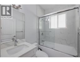 2008 Blairview Avenue, North Vancouver, BC V7H2N4 Photo 39