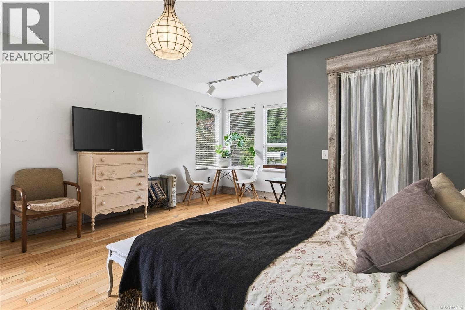 429 Howes Rd - 58