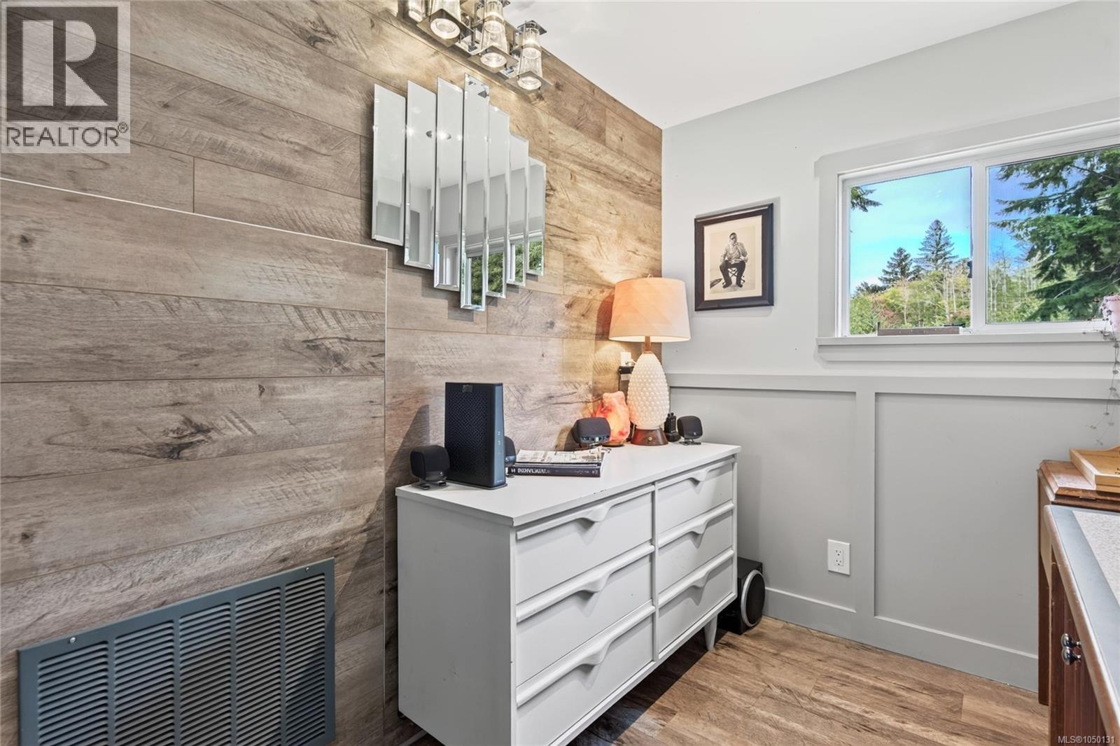 429 Howes Rd - 54