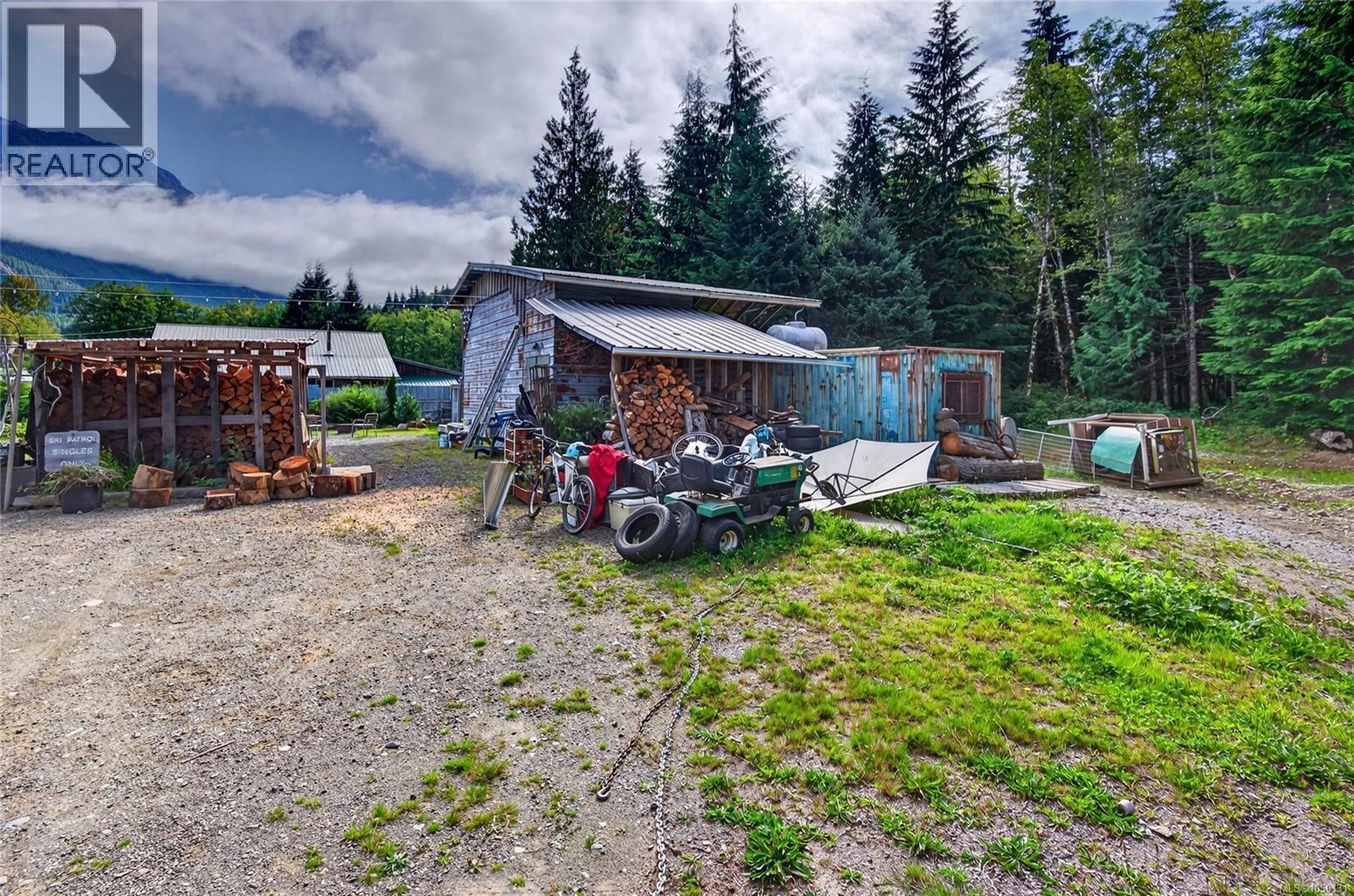 429 Howes Rd - Image 93
