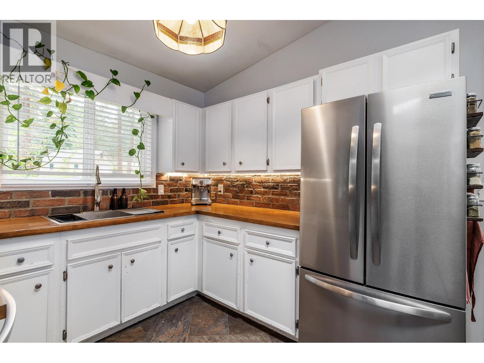 5215 PINERIDGE Road - Image 7