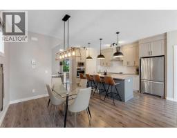 Primary Bedroom - 721 Chinook Gate Lane, Airdrie, AB T4B4W1 Photo 11