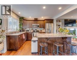 Foyer - 4607c 20th Street, Vernon, BC V1T4E6 Photo 8