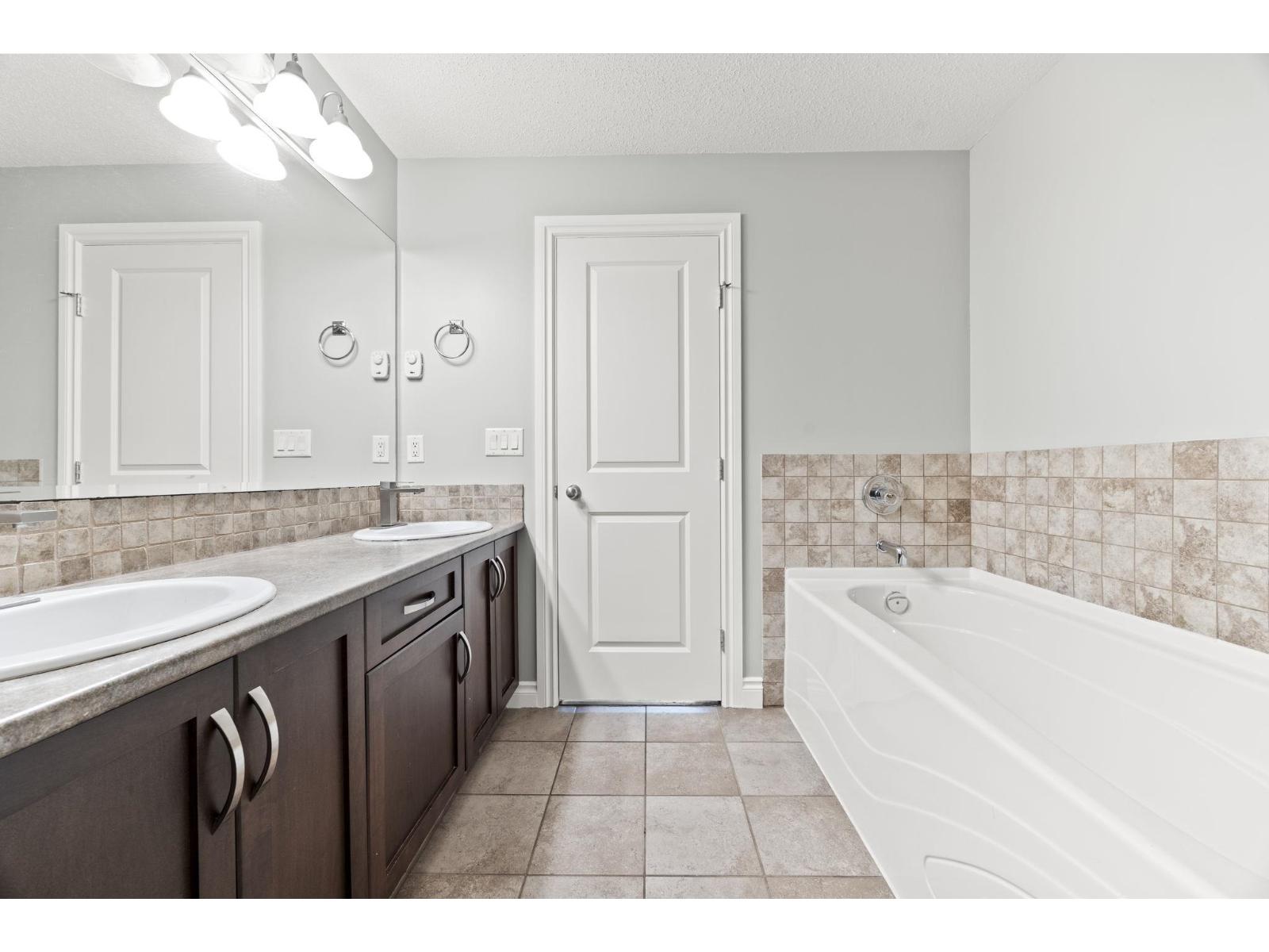 201 20286 53A AVENUE, Langley