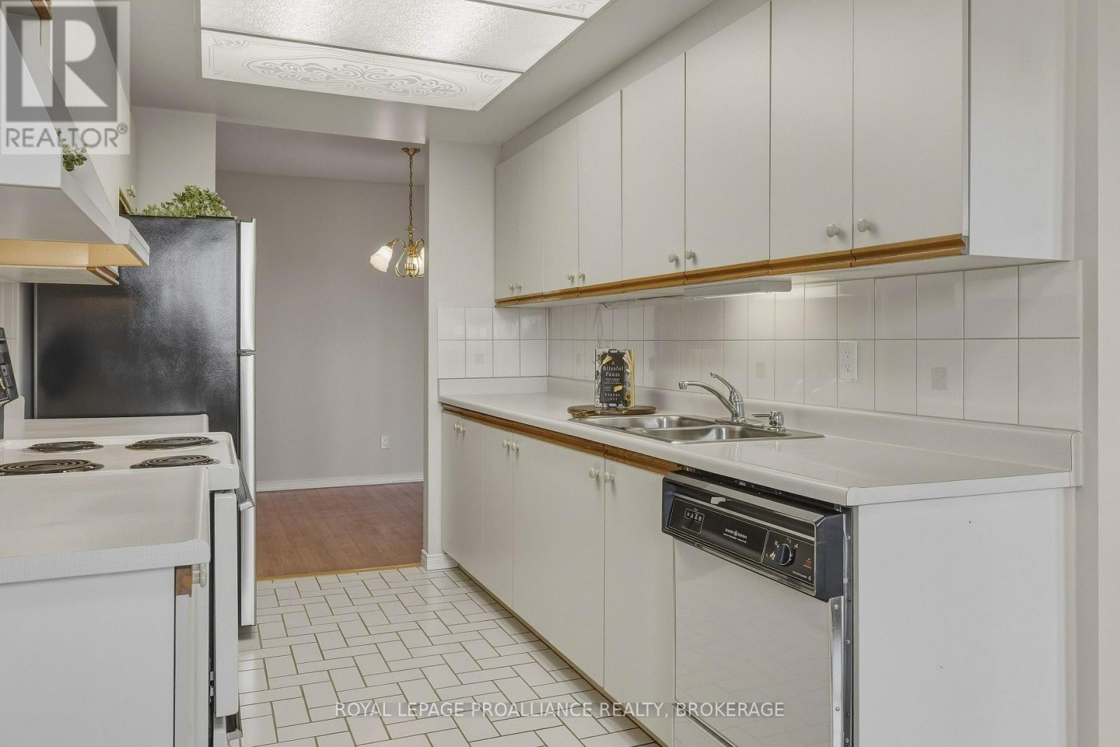 #405 649 DAVIS DRIVE - Image 17