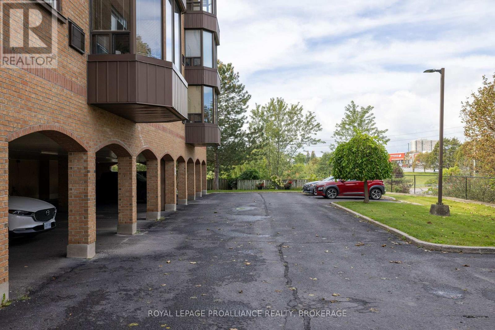 #405 649 DAVIS DRIVE - Image 41