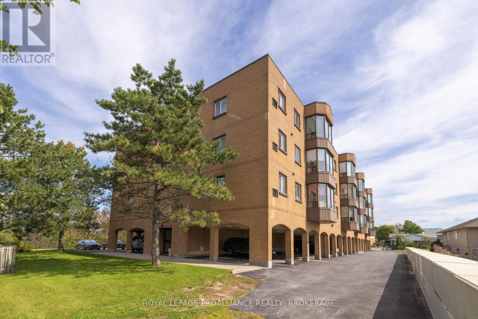 #405 649 DAVIS DRIVE - Image 46