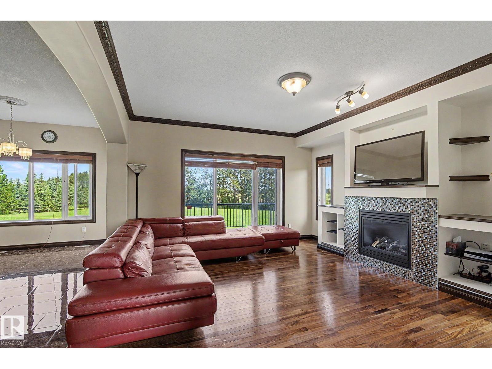 7245 2 ST SW - 12