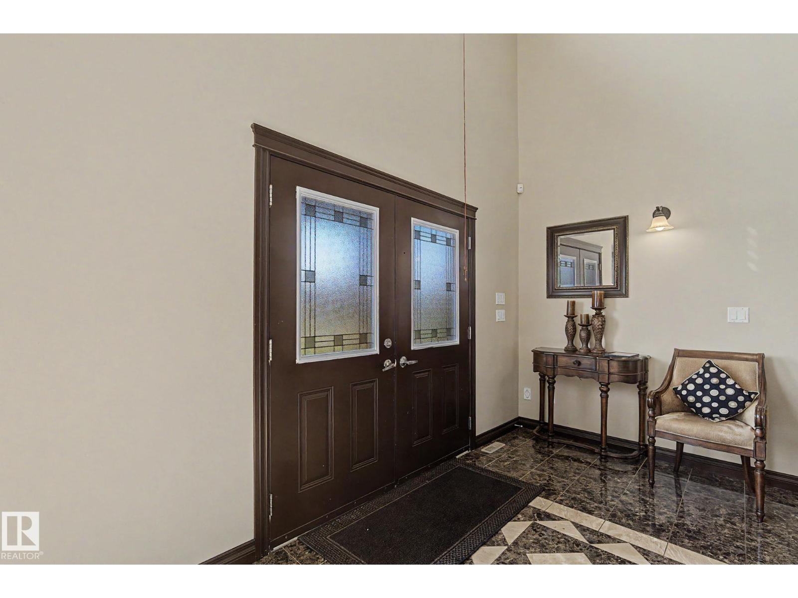 7245 2 St SW photo 3 — MLS® E4509433