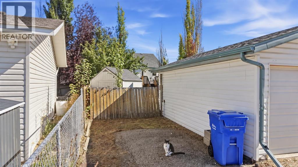 Listing photo – 10 Ladwig Close, Red Deer