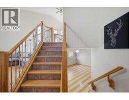 Family room - 10 Ladwig Close, Red Deer, AB T4R2V6 Photo 10